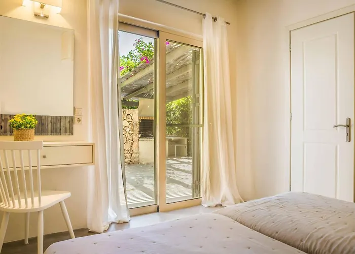 וילה Kaminia Ratzaklíon